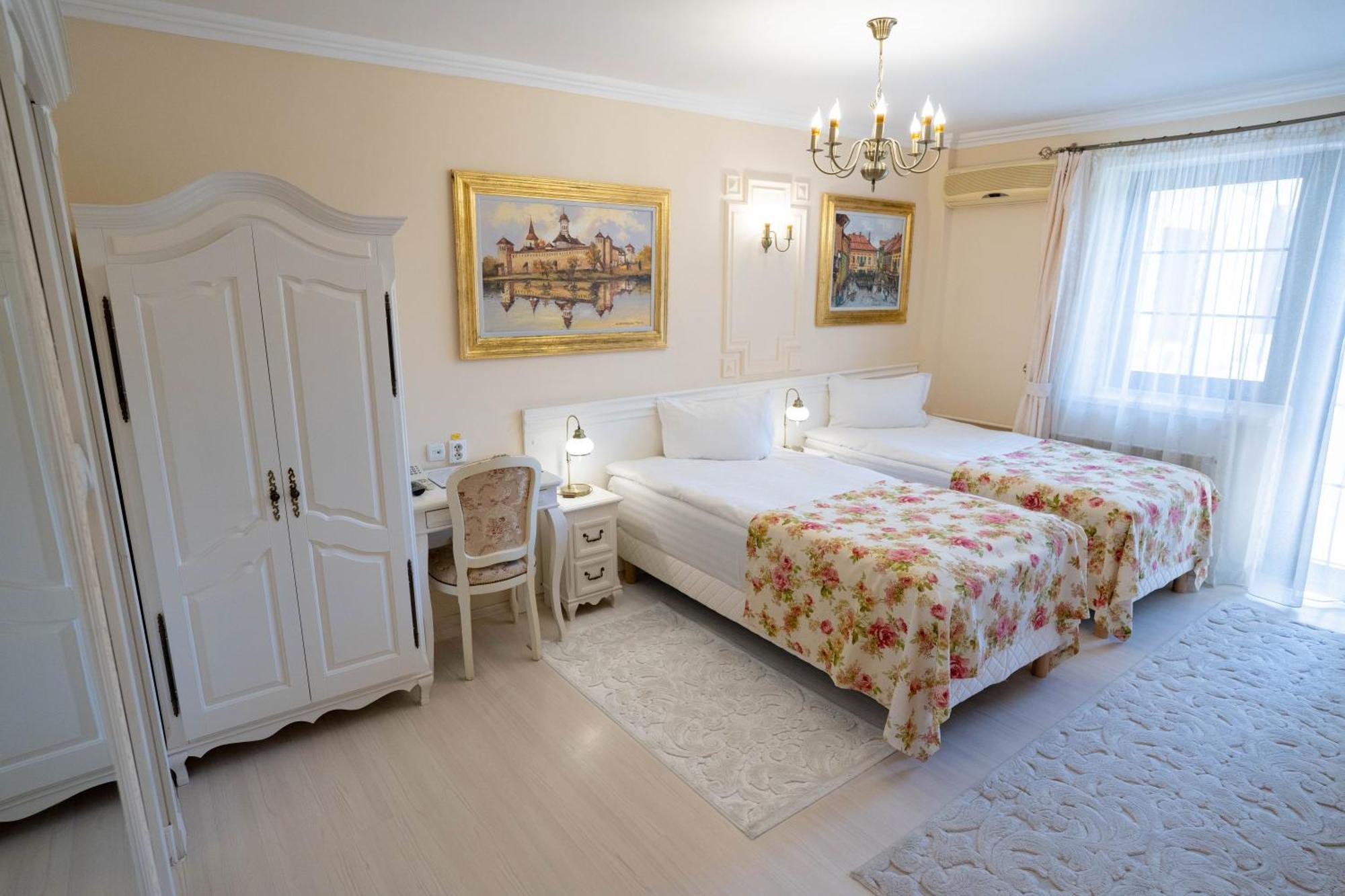 Villa Alice Suceava Exterior photo